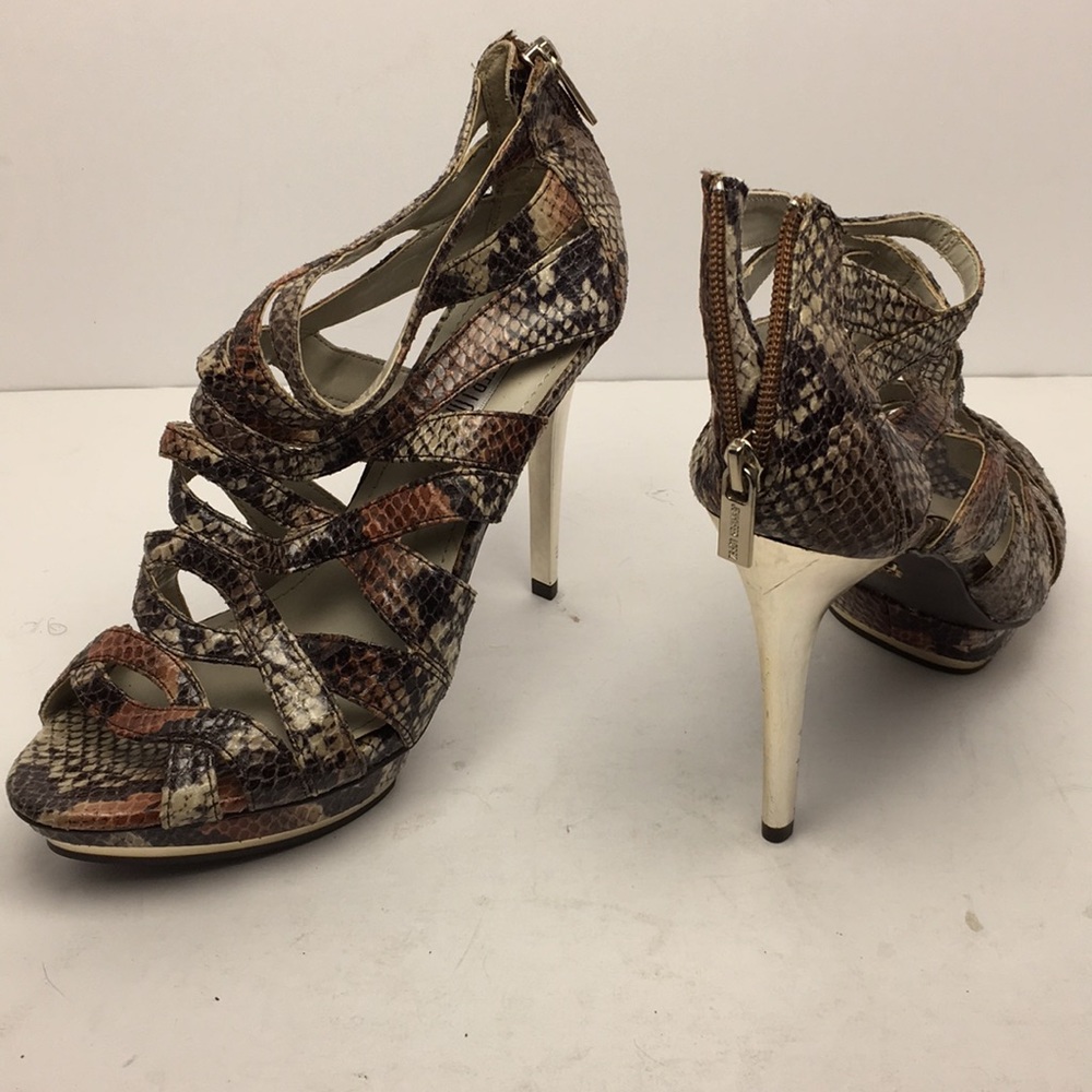 Jennifer Lopez snakeskin heels